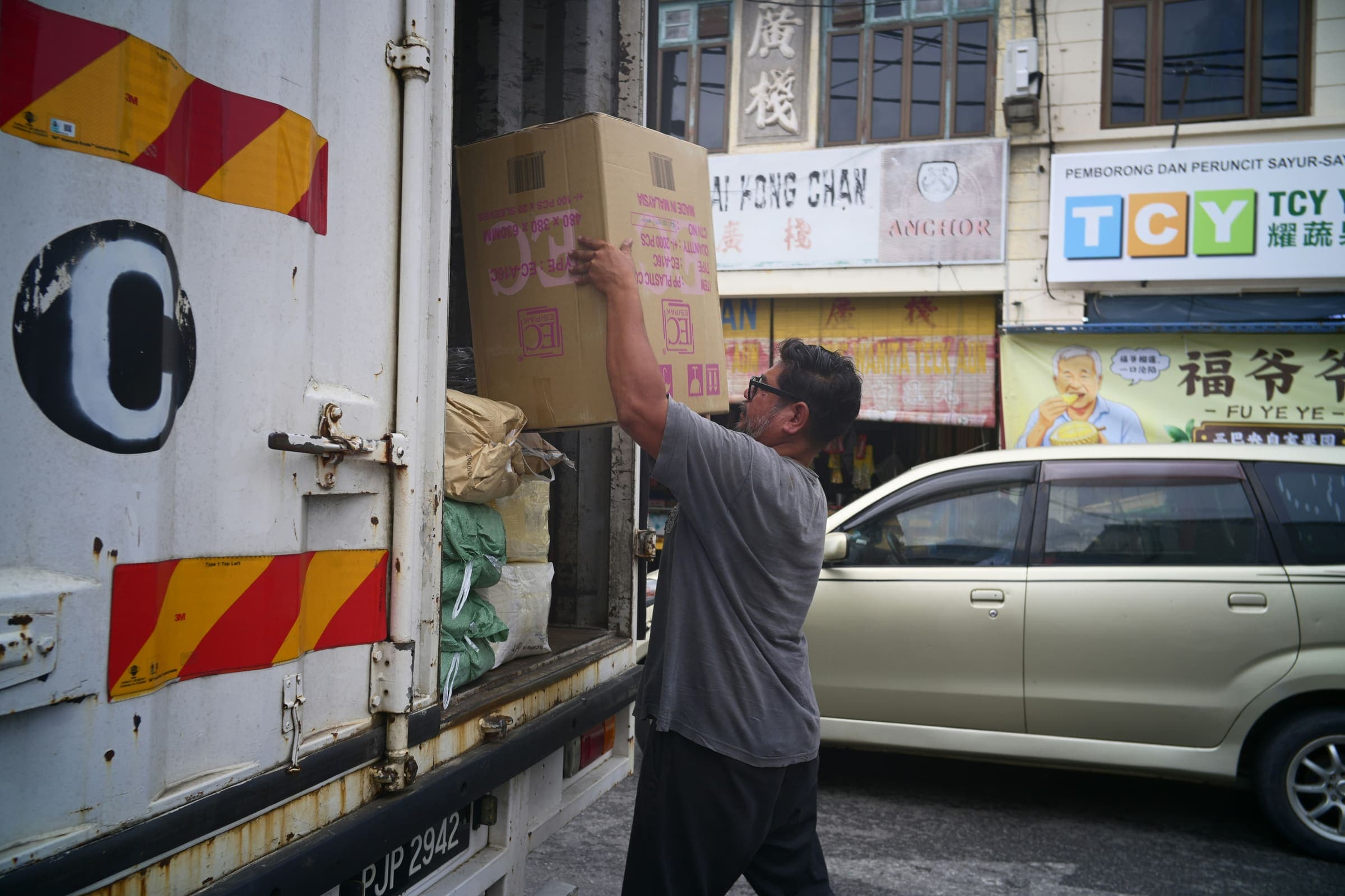 Parcel Handover 6