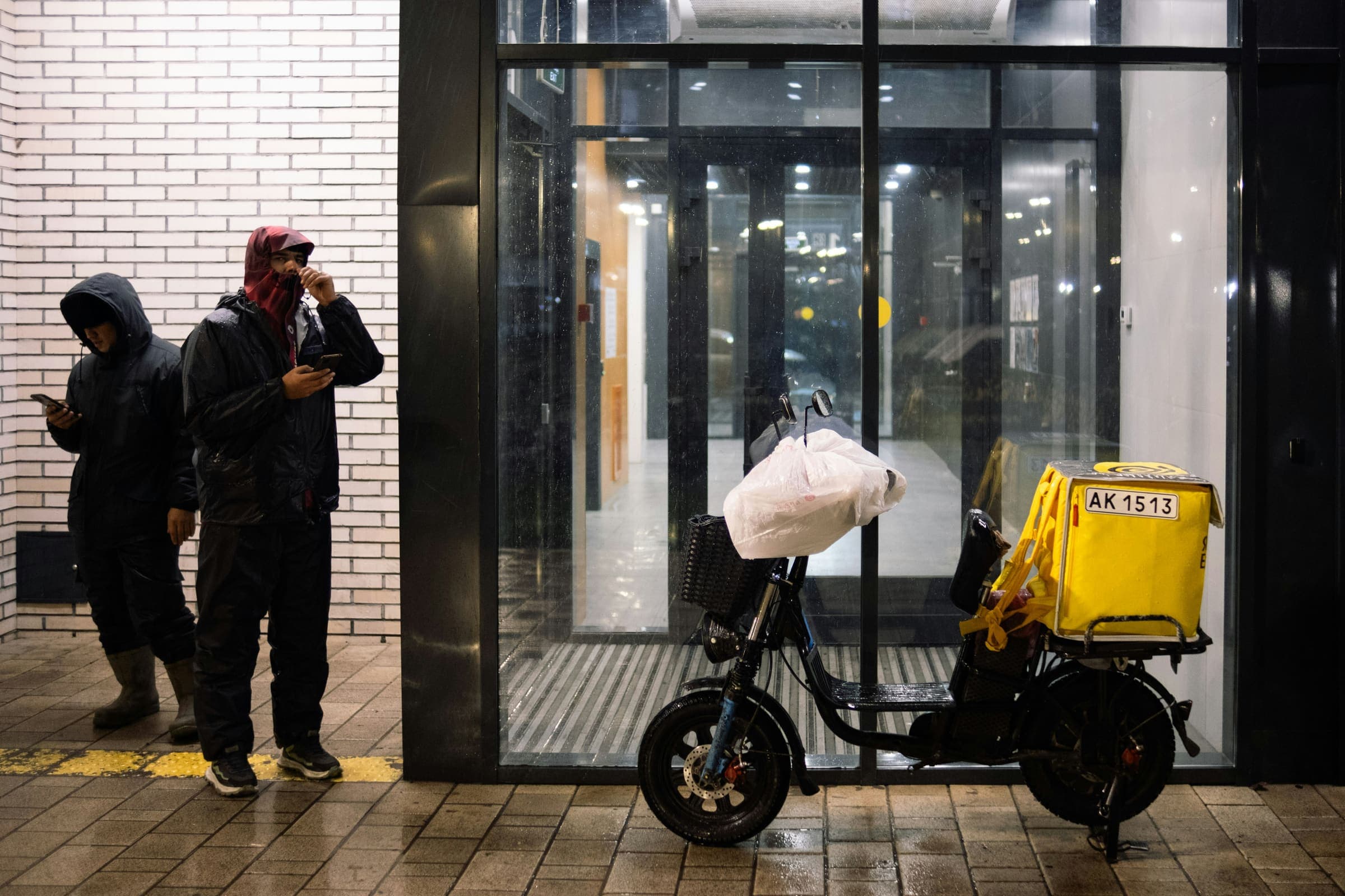 Parcel Handover 8
